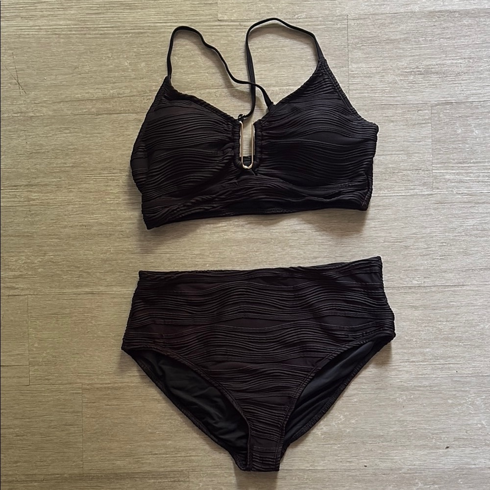 Black Textured Women's Swim Set